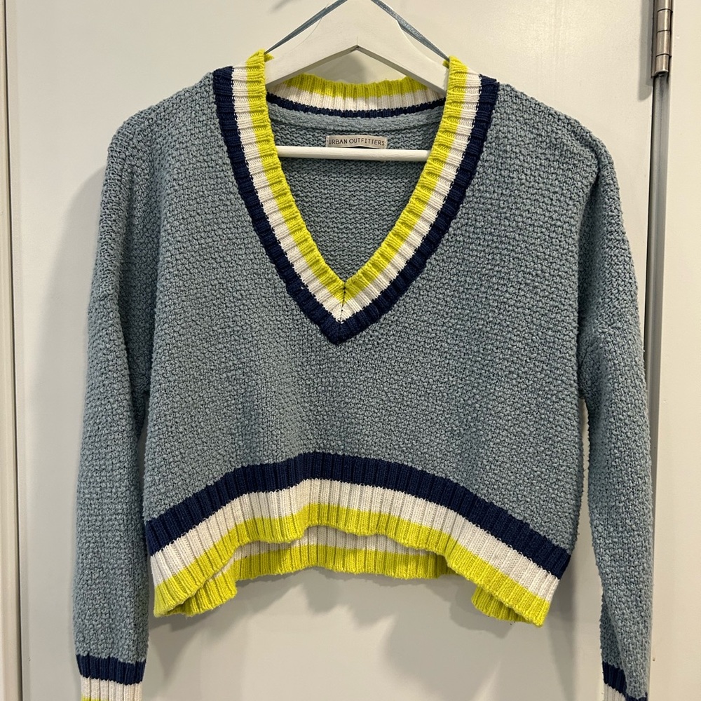 Urban outfitters cropped pull over sweater size small